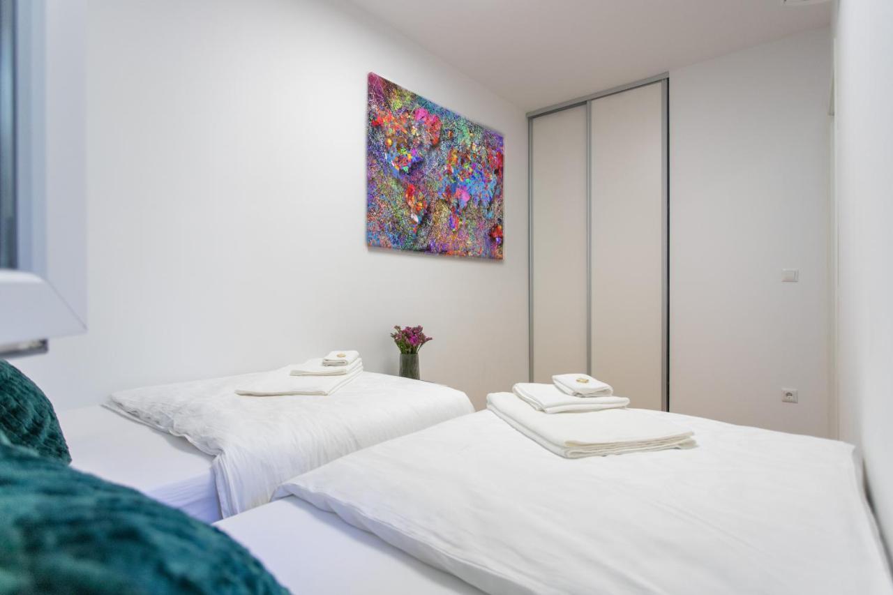 Lucky Apartment Omiš Esterno foto